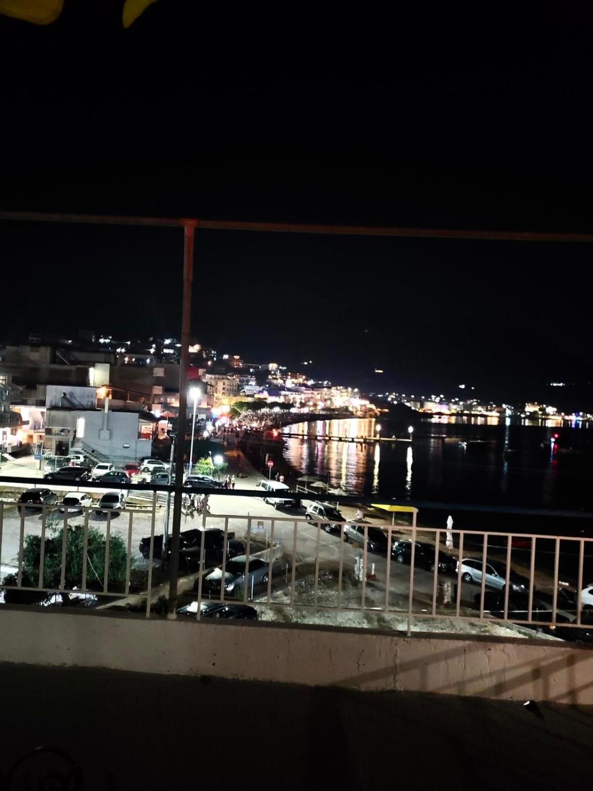 Viktora'S House Apartment Himare Bagian luar foto