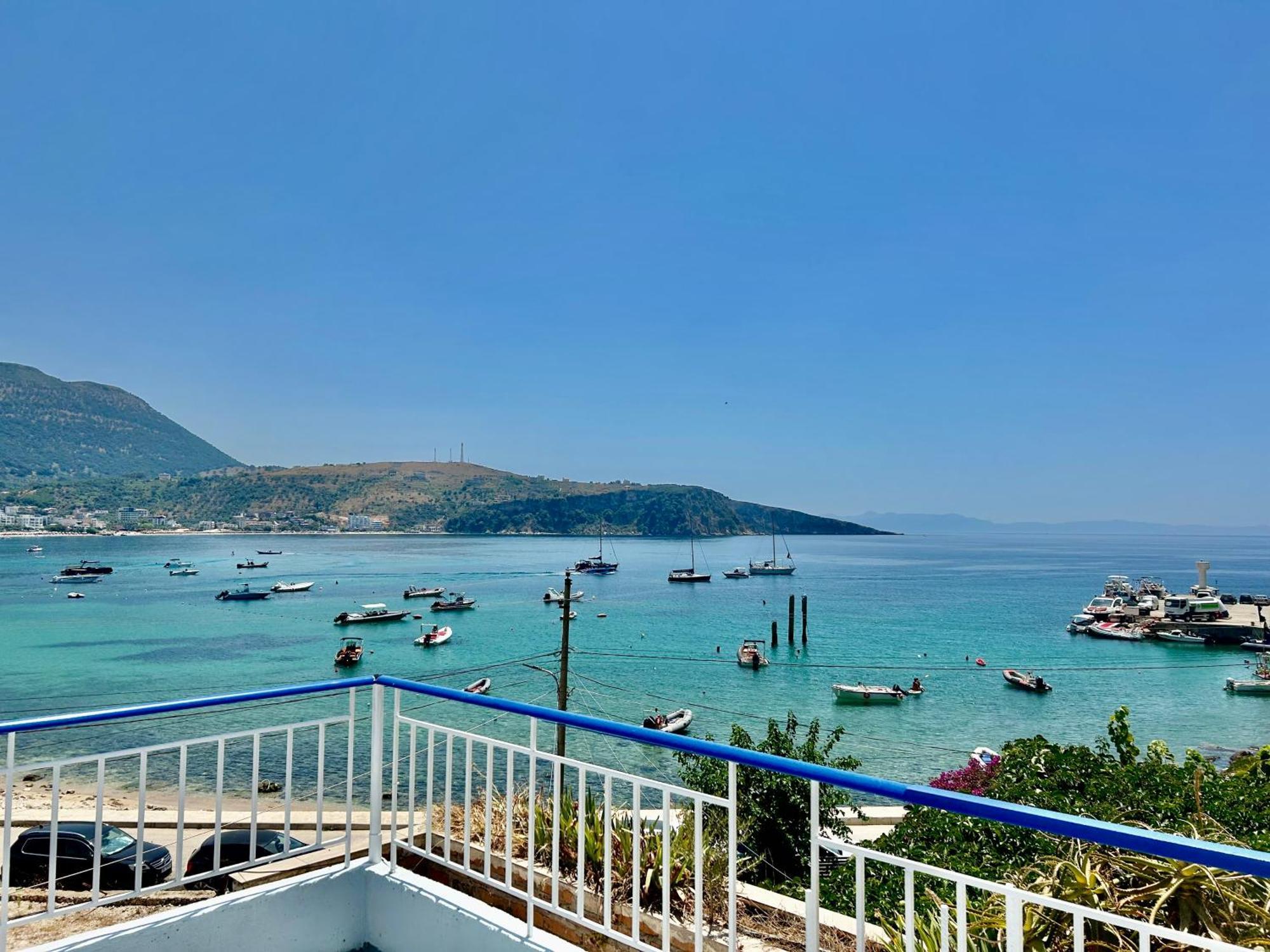 Viktora'S House Apartment Himare Bagian luar foto