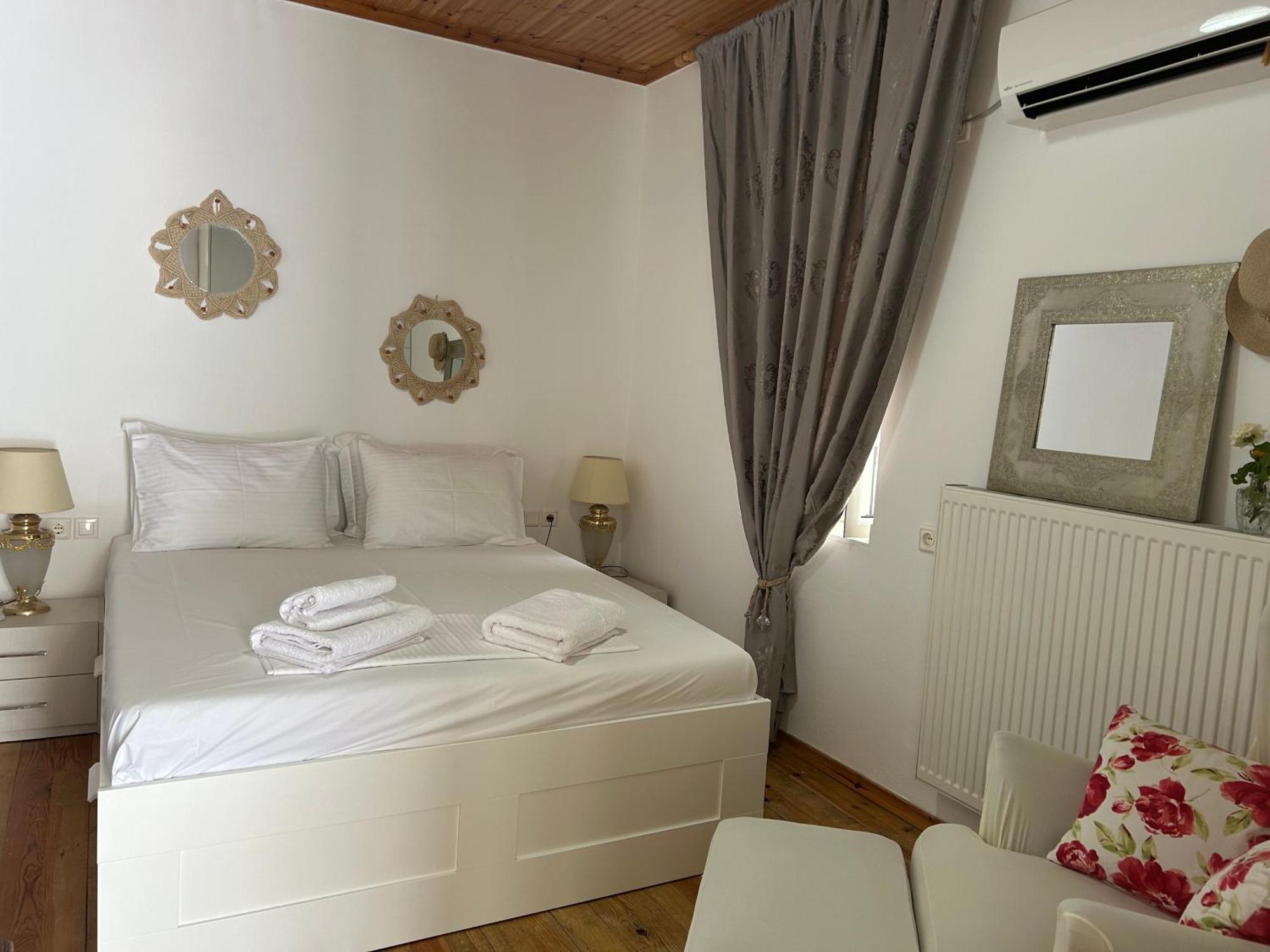 Viktora'S House Apartment Himare Bagian luar foto